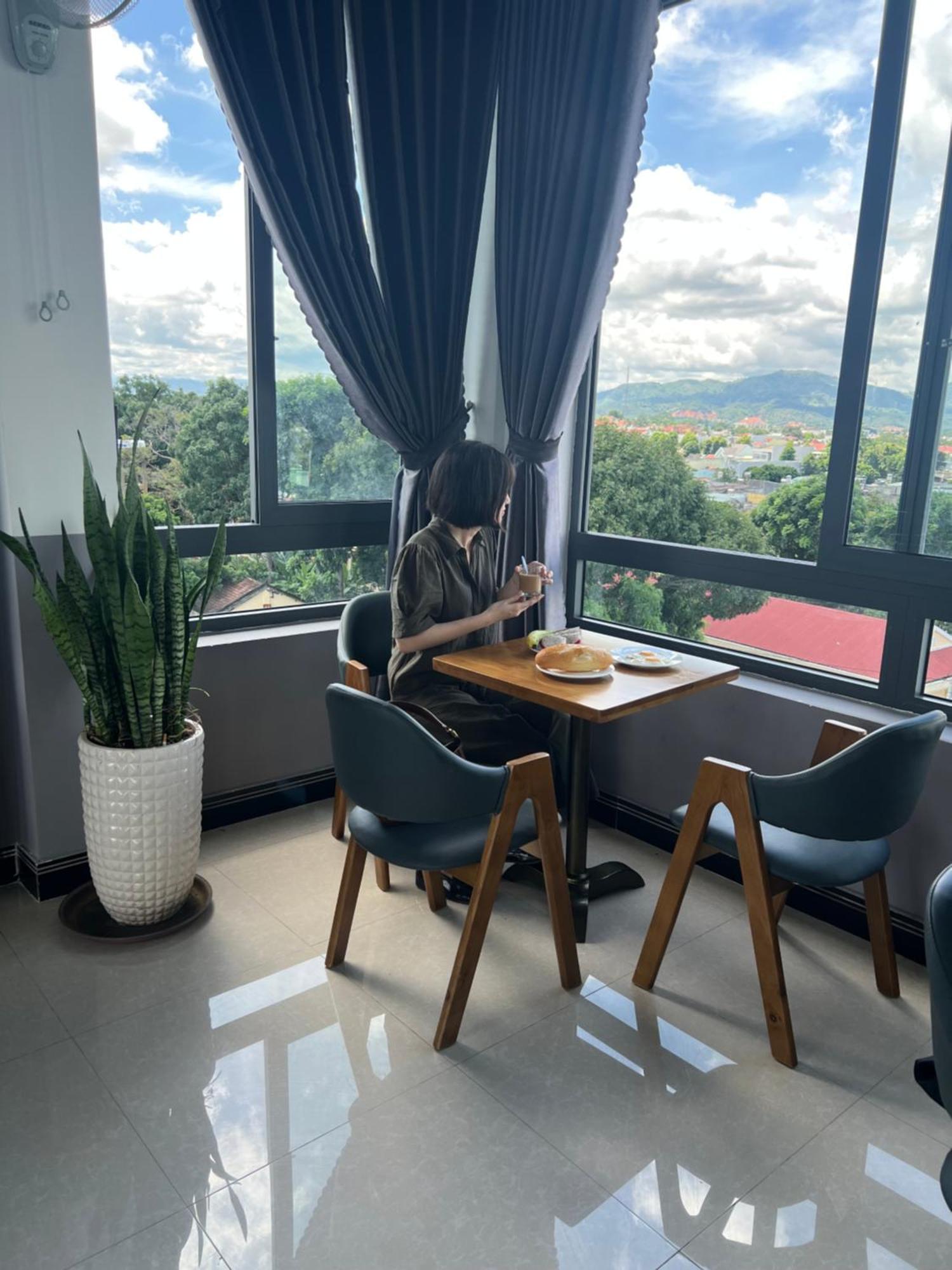Thanh Thu 1 Hotel Kon Tum ภายนอก รูปภาพ
